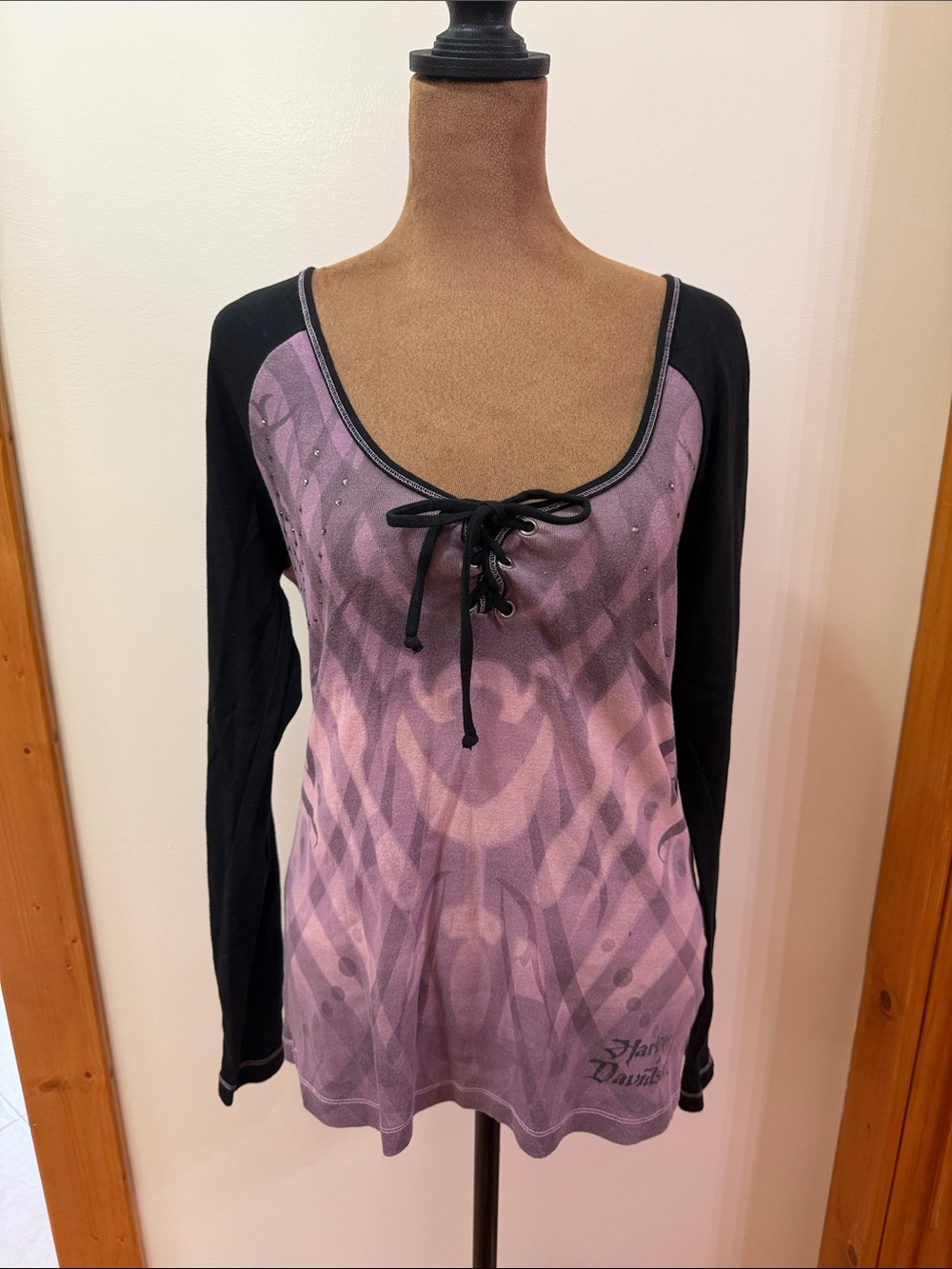 Harley-Davidson Purple V Neck Long Sleeve Top with Black Sleeves Medium NWOT - Picture 1 of 6